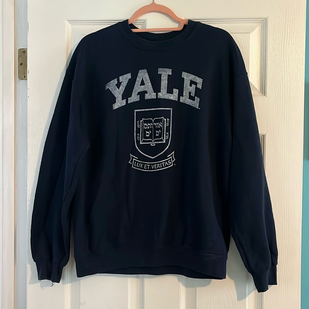 EUC Yale sweatshirt for women